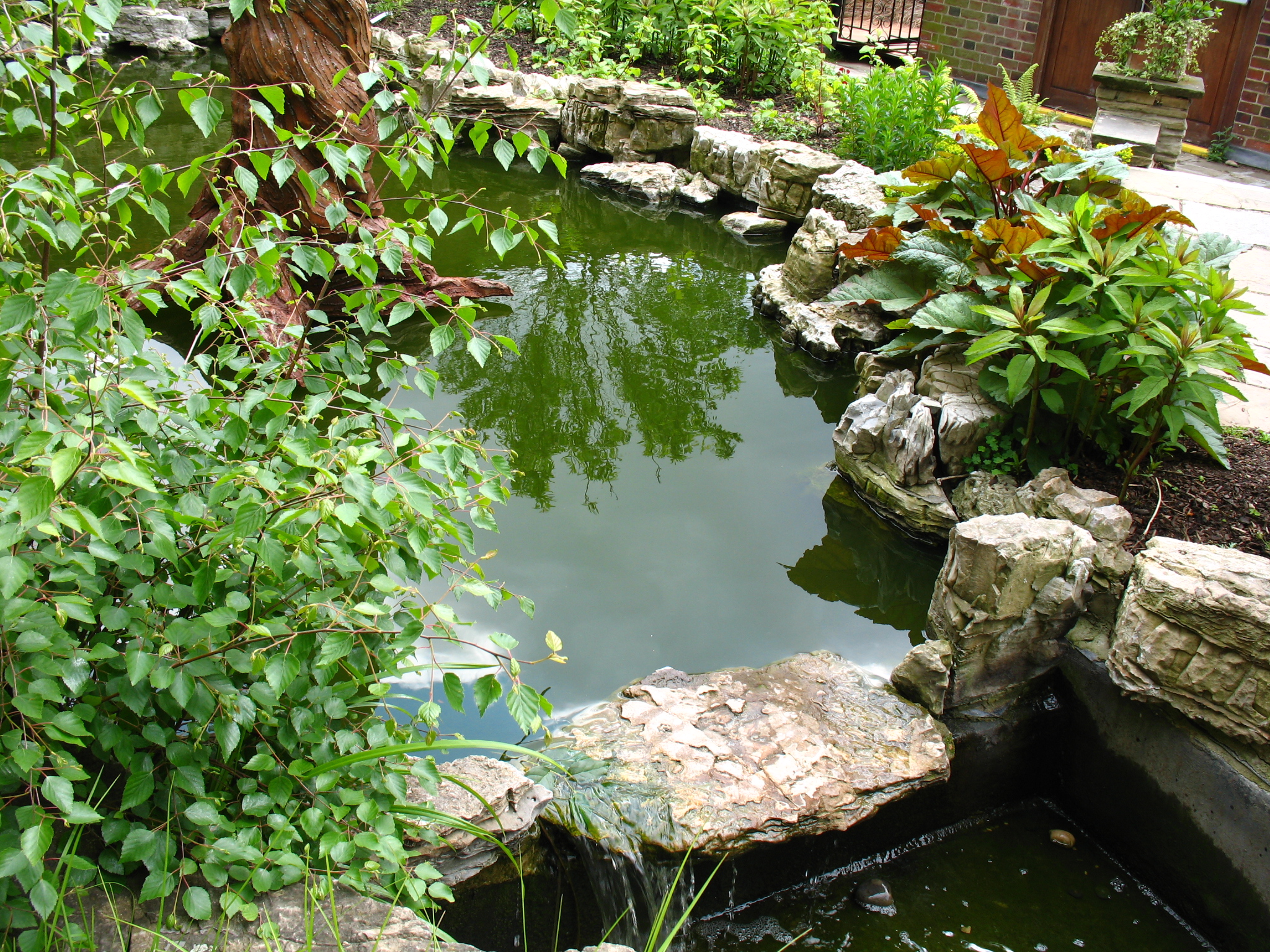 Kensington Roof Gardens Meandering Stream Photo © Alice Joyce « Alice's ...